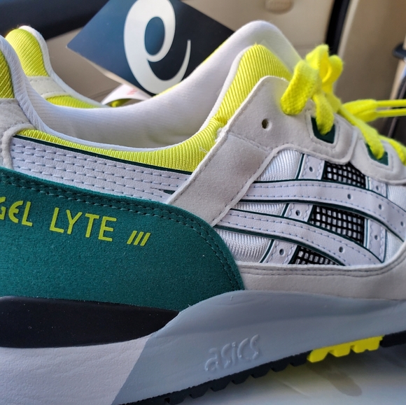 ASICS - Picture 7 of 10